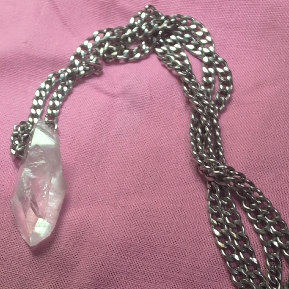 Silver and White Crystal Necklace with Textured Chain - Picture 4 of 6